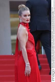 69. Festival de Cannes - La Fille Inconnue Premiere Rosie Huntington-Whiteley arrives on the steps of the Palais des Festivals before the screening of the film La Fille Inconnue (The Unknown Girl) during the 69th annual Cannes International Film Festival in Cannes, France on May 18, 2016.  CAN20160518808 DAVIDxSILPA