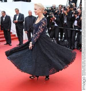 69. Festival de Cannes - La Fille Inconnue Premiere Helen Mirren arrives on the red carpet before the screening of the film La Fille Inconnue (The Unknown Girl) at the 69th annual Cannes International Film Festival in Cannes, France on May 18, 2016.  CAN20160518819 DAVIDxSILPA