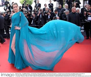 69. Festival de Cannes - La Fille Inconnue Premiere Ana Beatriz Barros arrives on the red carpet before the screening of the film La Fille Inconnue (The Unknown Girl) at the 69th annual Cannes International Film Festival in Cannes, France on May 18, 2016.  CAN20160518844 DAVIDxSILPA