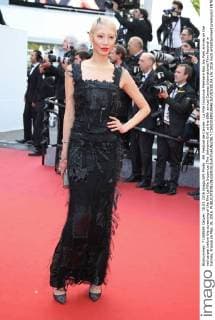 69. Festival de Cannes - La Fille Inconnue Premiere Soo Joo Park arrives on the red carpet before the screening of the film La Fille Inconnue (The Unknown Girl) at the 69th annual Cannes International Film Festival in Cannes, France on May 18, 2016.  CAN20160518846 DAVIDxSILPA