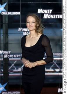 Money Monster Filmpremiere in Madrid US acress and director Jodie Foster poses during the premiere of the film Money Monster in Madrid, Spain, 18 May 2016. The movie starred by US actor George Clooney and US actress Julia Roberts will be premiered in Spain on 20 May 2016. MONEY MONSTER PREMIERE !ACHTUNG: NUR REDAKTIONELLE NUTZUNG!  20160519-635992486710327860