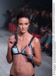 (160520) -- SYDNEY, May 19, 2016 -- A model presents a creation of Bondi Bather brand during Australian Fashion week in Sydney, Australia, on May 19, 2016. ) AUSTRALIA-SYDNEY-FASHION WEEK ZhuxHongye 
