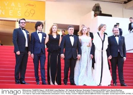 69. Festival de Cannes: Graduation Filmpremiere 207862 Julien Cauvin Starface 2016-05-19 Cannes France 69eme Festival International du Film de Cannes. Montee des marches du film Bacalaureat . 69th International Cannes Film Festival. Red Carpet of Bacalaureat (Graduation) movie. Mungiu, Cristian  Copyright: xJulienxCauvinx STAR_207862_018