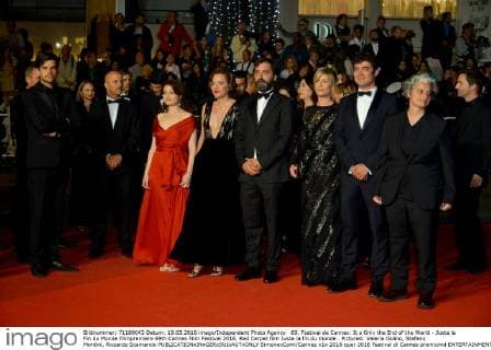 69. Festival de Cannes: It s Only the End of the World - Juste la Fin du Monde Filmpremiere 69th Cannes Film Festival 2016, Red Carpet film Juste la fin du monde . Pictured: Valeria Golino, Stefano Mordini, Riccardo Scamarcio  SimonexComi Cannes