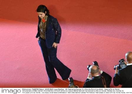 69. Festival de Cannes: It s Only the End of the World - Juste la Fin du Monde Filmpremiere 207866 Clément Prioli Starface 2016-05-19 Cannes France 69ème Festival International du Film de Cannes. Montée des marches du film Juste la fin du monde , vue depuis la terrasse Cinefondation. 69th International cannes Film festival. Red Carpet of Juste la fin du monde movie, view from CineFondation Terrass. Sokolinski, Stéphanie ( SoKo )  Copyright: xClémentxPriolix STAR_207866_016