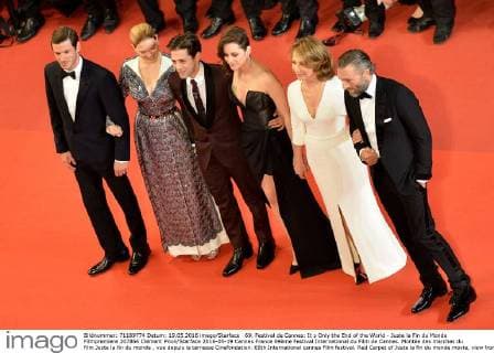 69. Festival de Cannes: It s Only the End of the World - Juste la Fin du Monde Filmpremiere 207866 Clément Prioli Starface 2016-05-19 Cannes France 69ème Festival International du Film de Cannes. Montée des marches du film Juste la fin du monde , vue depuis la terrasse Cinefondation. 69th International cannes Film festival. Red Carpet of Juste la fin du monde movie, view from CineFondation Terrass. Baye, Nathalie; Cassel, Vincent; Cotillard, Marion; Ulliel, Gaspard; Seydoux, Léa; Dolan, Xavier  Copyright: xClémentxPriolix STAR_207866_025