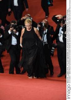 69. Festival de Cannes: It s Only the End of the World - Juste la Fin du Monde Filmpremiere 207868 Serge Arnal Starface 2016-05-19 Cannes France 69th Annual Cannes Film Festival. Red Carpet of the movie « Juste la fin du monde » . 69ème Festival International du film de Cannes. Montée des marches du film « Juste la fin du monde » Beart, Emmanuelle  Copyright: xSergexArnalx xStarfacex STAR_207868_008