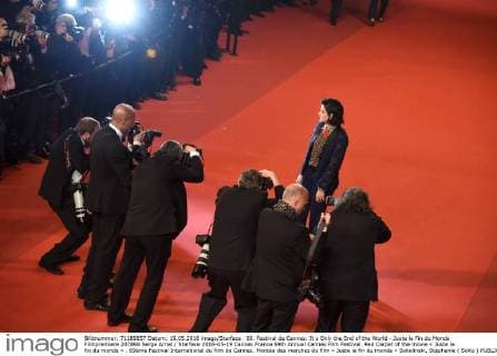 69. Festival de Cannes: It s Only the End of the World - Juste la Fin du Monde Filmpremiere 207868 Serge Arnal Starface 2016-05-19 Cannes France 69th Annual Cannes Film Festival. Red Carpet of the movie « Juste la fin du monde » . 69ème Festival International du film de Cannes. Montée des marches du film « Juste la fin du monde » Sokolinski, Stéphanie ( SoKo )  Copyright: xSergexArnalx xStarfacex STAR_207868_018