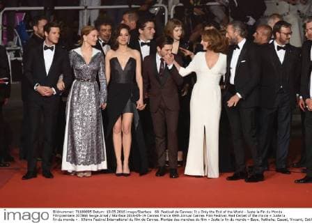 69. Festival de Cannes: It s Only the End of the World - Juste la Fin du Monde Filmpremiere 207868 Serge Arnal Starface 2016-05-19 Cannes France 69th Annual Cannes Film Festival. Red Carpet of the movie « Juste la fin du monde » . 69ème Festival International du film de Cannes. Montée des marches du film « Juste la fin du monde » Baye, Nathalie; Cassel, Vincent; Cotillard, Marion; Ulliel, Gaspard; Seydoux, Léa; Dolan, Xavier  Copyright: xSergexArnalx xStarfacex STAR_207868_033