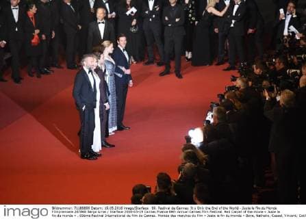 69. Festival de Cannes: It s Only the End of the World - Juste la Fin du Monde Filmpremiere 207868 Serge Arnal Starface 2016-05-19 Cannes France 69th Annual Cannes Film Festival. Red Carpet of the movie « Juste la fin du monde » . 69ème Festival International du film de Cannes. Montée des marches du film « Juste la fin du monde » Baye, Nathalie; Cassel, Vincent; Cotillard, Marion; Ulliel, Gaspard; Seydoux, Léa; Dolan, Xavier  Copyright: xSergexArnalx xStarfacex STAR_207868_036