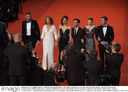69. Festival de Cannes: It s Only the End of the World - Juste la Fin du Monde Filmpremiere 207868 Serge Arnal Starface 2016-05-19 Cannes France 69th Annual Cannes Film Festival. Red Carpet of the movie « Juste la fin du monde » . 69ème Festival International du film de Cannes. Montée des marches du film « Juste la fin du monde » Baye, Nathalie; Cassel, Vincent; Cotillard, Marion; Ulliel, Gaspard; Seydoux, Léa; Dolan, Xavier  Copyright: xSergexArnalx xStarfacex STAR_207868_038