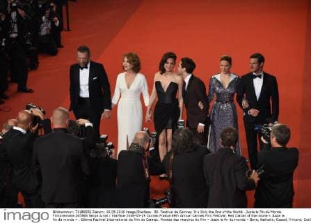 69. Festival de Cannes: It s Only the End of the World - Juste la Fin du Monde Filmpremiere 207868 Serge Arnal Starface 2016-05-19 Cannes France 69th Annual Cannes Film Festival. Red Carpet of the movie « Juste la fin du monde » . 69ème Festival International du film de Cannes. Montée des marches du film « Juste la fin du monde » Baye, Nathalie; Cassel, Vincent; Cotillard, Marion; Ulliel, Gaspard; Seydoux, Léa; Dolan, Xavier  Copyright: xSergexArnalx xStarfacex STAR_207868_039