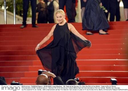 69. Festival de Cannes: It s Only the End of the World - Juste la Fin du Monde Filmpremiere 207867 De Rosa-Garcia Starface 2016-05-19 Cannes France 69ème Festival International du Film de Cannes. Montée des marches du film Juste la fin du monde . 69th International cannes Film festival. Red Carpet of Juste la fin du monde movie. Beart, Emmanuelle  Copyright: xDexRosa-Garciax xStarfacex STAR_207867_008