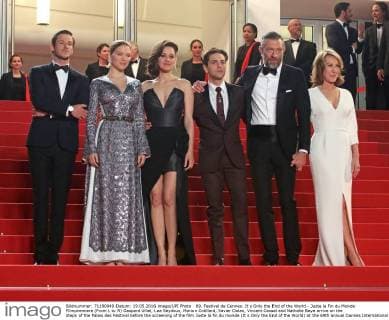 69. Festival de Cannes: It s Only the End of the World - Juste la Fin du Monde Filmpremiere (From L to R) Gaspard Ulliel, Lea Seydoux, Marion Cotillard, Xavier Dolan, Vincent Cassel and Nathalie Baye arrive on the steps of the Palais des Festival before the screening of the film Juste la fin du monde (It s Only the End of the World) at the 69th annual Cannes International Film Festival in Cannes, France on May 19, 2016.  CAN20160519816 DAVIDxSILPA