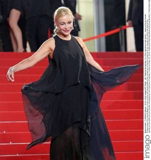 69. Festival de Cannes: It s Only the End of the World - Juste la Fin du Monde Filmpremiere Emmanuel Beart arrives on the red carpet before the screening of the film Juste la fin du monde (It s Only the End of the World) at the 69th annual Cannes International Film Festival in Cannes, France on May 19, 2016.  CAN20160519829 DAVIDxSILPA