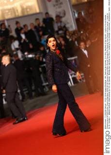 69. Festival de Cannes: It s Only the End of the World - Juste la Fin du Monde Filmpremiere 207870 Julien Cauvin Starface 2016-05-19 Cannes France 69th Annual Cannes Film Festival. Red Carpet of the movie « Juste la fin du monde » . 69ème Festival International du film de Cannes. Montée des marches du film « Juste la fin du monde » Sokolinski, Stéphanie ( SoKo )  Copyright: xJulienxCauvinx STAR_207870_025
