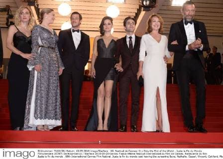 69. Festival de Cannes: It s Only the End of the World - Juste la Fin du Monde Filmpremiere 207871 De Rosa-Garcia Starface 2016-05-20 Cannes France 69ème Festival International du Film de Cannes. Redescente du film Juste la fin du monde . 69th International Cannes Film festival. Juste la fin du monde cast leaving the screening Baye, Nathalie; Cassel, Vincent; Cotillard, Marion; Ulliel, Gaspard; Seydoux, Léa; Dolan, Xavier  Copyright: xDexRosa-Garciax xStarfacex STAR_207871_002