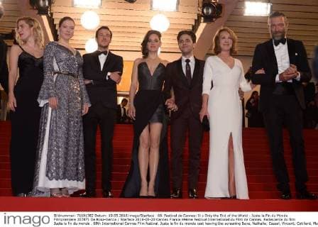69. Festival de Cannes: It s Only the End of the World - Juste la Fin du Monde Filmpremiere 207871 De Rosa-Garcia Starface 2016-05-20 Cannes France 69ème Festival International du Film de Cannes. Redescente du film Juste la fin du monde . 69th International Cannes Film festival. Juste la fin du monde cast leaving the screening Baye, Nathalie; Cassel, Vincent; Cotillard, Marion; Ulliel, Gaspard; Seydoux, Léa; Dolan, Xavier  Copyright: xDexRosa-Garciax xStarfacex STAR_207871_003