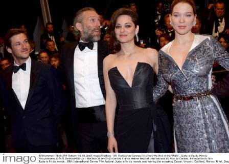 69. Festival de Cannes: It s Only the End of the World - Juste la Fin du Monde Filmpremiere 207871 De Rosa-Garcia Starface 2016-05-20 Cannes France 69ème Festival International du Film de Cannes. Redescente du film Juste la fin du monde . 69th International Cannes Film festival. Juste la fin du monde cast leaving the screening Cassel, Vincent; Cotillard, Marion; Ulliel, Gaspard; Seydoux, Léa  Copyright: xDexRosa-Garciax xStarfacex STAR_207871_015