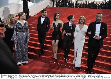 69. Festival de Cannes: It s Only the End of the World - Juste la Fin du Monde Filmpremiere 207871 De Rosa-Garcia Starface 2016-05-20 Cannes France 69ème Festival International du Film de Cannes. Redescente du film Juste la fin du monde . 69th International Cannes Film festival. Juste la fin du monde cast leaving the screening Baye, Nathalie; Cassel, Vincent; Cotillard, Marion; Ulliel, Gaspard; Seydoux, Léa; Dolan, Xavier  Copyright: xDexRosa-Garciax xStarfacex STAR_207871_024