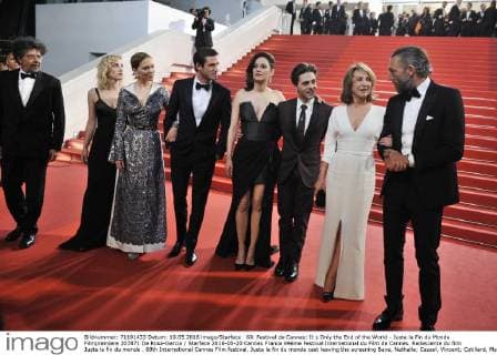 69. Festival de Cannes: It s Only the End of the World - Juste la Fin du Monde Filmpremiere 207871 De Rosa-Garcia Starface 2016-05-20 Cannes France 69ème Festival International du Film de Cannes. Redescente du film Juste la fin du monde . 69th International Cannes Film festival. Juste la fin du monde cast leaving the screening Baye, Nathalie; Cassel, Vincent; Cotillard, Marion; Ulliel, Gaspard; Seydoux, Léa; Dolan, Xavier  Copyright: xDexRosa-Garciax xStarfacex STAR_207871_025