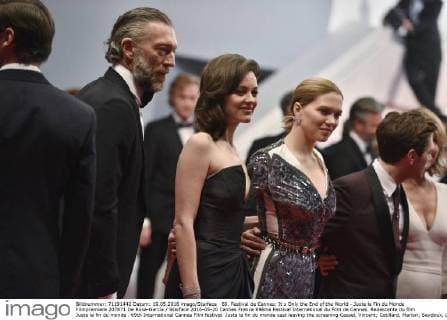 69. Festival de Cannes: It s Only the End of the World - Juste la Fin du Monde Filmpremiere 207871 De Rosa-Garcia Starface 2016-05-20 Cannes France 69ème Festival International du Film de Cannes. Redescente du film Juste la fin du monde . 69th International Cannes Film festival. Juste la fin du monde cast leaving the screening Cassel, Vincent; Cotillard, Marion; Seydoux, Léa  Copyright: xDexRosa-Garciax xStarfacex STAR_207871_034