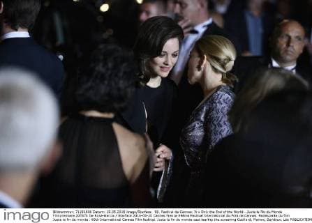 69. Festival de Cannes: It s Only the End of the World - Juste la Fin du Monde Filmpremiere 207871 De Rosa-Garcia Starface 2016-05-20 Cannes France 69ème Festival International du Film de Cannes. Redescente du film Juste la fin du monde . 69th International Cannes Film festival. Juste la fin du monde cast leaving the screening Cotillard, Marion; Seydoux, Léa  Copyright: xDexRosa-Garciax xStarfacex STAR_207871_038