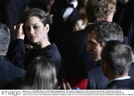 69. Festival de Cannes: It s Only the End of the World - Juste la Fin du Monde Filmpremiere 207871 De Rosa-Garcia Starface 2016-05-20 Cannes France 69ème Festival International du Film de Cannes. Redescente du film Juste la fin du monde . 69th International Cannes Film festival. Juste la fin du monde cast leaving the screening Canet, Guillaume; Cotillard, Marion  Copyright: xDexRosa-Garciax xStarfacex STAR_207871_045