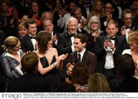 69. Festival de Cannes: It s Only the End of the World - Juste la Fin du Monde Filmpremiere 207872 Serge Arnal Starface 2016-05-19 Cannes France 69ème Festival International du Film de Cannes. Atmosphere fin de film Juste la fin du monde . 69th International Cannes Film Festival. Atmosphere at the end of Juste la fin du monde screening EXCLUSIVE Nous contacter avant toute utilisation web Canet, Guillaume; Cotillard, Marion; Seydoux, Léa; Dolan, Xavier  Copyright: xSergexArnalx xStarfacex STAR_207872_001