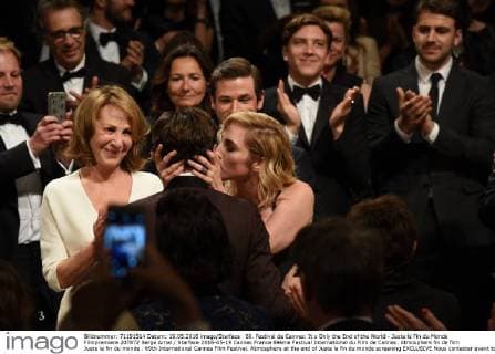 69. Festival de Cannes: It s Only the End of the World - Juste la Fin du Monde Filmpremiere 207872 Serge Arnal Starface 2016-05-19 Cannes France 69ème Festival International du Film de Cannes. Atmosphere fin de film Juste la fin du monde . 69th International Cannes Film Festival. Atmosphere at the end of Juste la fin du monde screening EXCLUSIVE Nous contacter avant toute utilisation web Canet, Guillaume; Dolan, Xavier  Copyright: xSergexArnalx xStarfacex STAR_207872_006