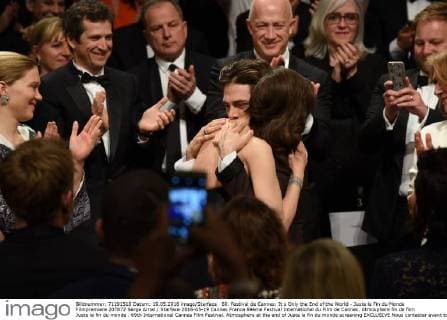 69. Festival de Cannes: It s Only the End of the World - Juste la Fin du Monde Filmpremiere 207872 Serge Arnal Starface 2016-05-19 Cannes France 69ème Festival International du Film de Cannes. Atmosphere fin de film Juste la fin du monde . 69th International Cannes Film Festival. Atmosphere at the end of Juste la fin du monde screening EXCLUSIVE Nous contacter avant toute utilisation web Canet, Guillaume; Cotillard, Marion; Seydoux, Léa; Dolan, Xavier  Copyright: xSergexArnalx xStarfacex STAR_207872_010