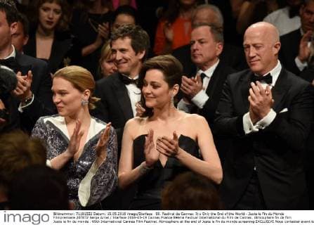 69. Festival de Cannes: It s Only the End of the World - Juste la Fin du Monde Filmpremiere 207872 Serge Arnal Starface 2016-05-19 Cannes France 69ème Festival International du Film de Cannes. Atmosphere fin de film Juste la fin du monde . 69th International Cannes Film Festival. Atmosphere at the end of Juste la fin du monde screening EXCLUSIVE Nous contacter avant toute utilisation web Canet, Guillaume; Cotillard, Marion; Seydoux, Léa  Copyright: xSergexArnalx xStarfacex STAR_207872_014
