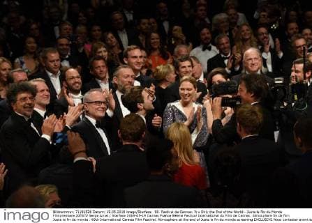 69. Festival de Cannes: It s Only the End of the World - Juste la Fin du Monde Filmpremiere 207872 Serge Arnal Starface 2016-05-19 Cannes France 69ème Festival International du Film de Cannes. Atmosphere fin de film Juste la fin du monde . 69th International Cannes Film Festival. Atmosphere at the end of Juste la fin du monde screening EXCLUSIVE Nous contacter avant toute utilisation web Canet, Guillaume; Cotillard, Marion; Seydoux, Léa; Dolan, Xavier  Copyright: xSergexArnalx xStarfacex STAR_207872_018