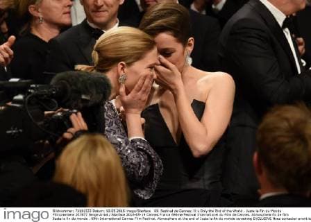 69. Festival de Cannes: It s Only the End of the World - Juste la Fin du Monde Filmpremiere 207872 Serge Arnal Starface 2016-05-19 Cannes France 69ème Festival International du Film de Cannes. Atmosphere fin de film Juste la fin du monde . 69th International Cannes Film Festival. Atmosphere at the end of Juste la fin du monde screening EXCLUSIVE Nous contacter avant toute utilisation web Cotillard, Marion; Seydoux, Léa  Copyright: xSergexArnalx xStarfacex STAR_207872_025