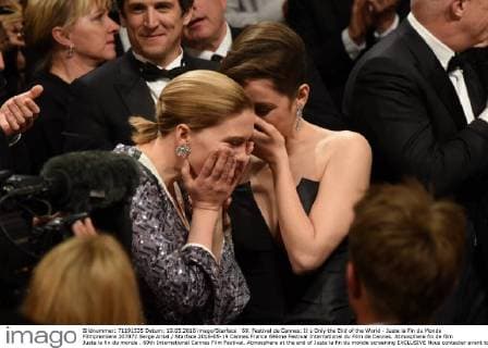 69. Festival de Cannes: It s Only the End of the World - Juste la Fin du Monde Filmpremiere 207872 Serge Arnal Starface 2016-05-19 Cannes France 69ème Festival International du Film de Cannes. Atmosphere fin de film Juste la fin du monde . 69th International Cannes Film Festival. Atmosphere at the end of Juste la fin du monde screening EXCLUSIVE Nous contacter avant toute utilisation web Cotillard, Marion; Seydoux, Léa  Copyright: xSergexArnalx xStarfacex STAR_207872_027
