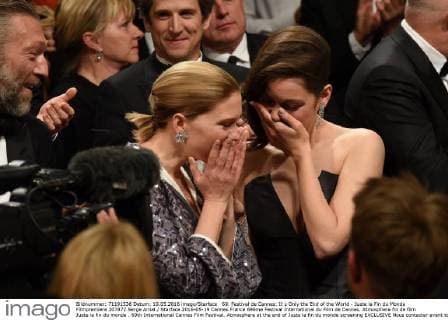 69. Festival de Cannes: It s Only the End of the World - Juste la Fin du Monde Filmpremiere 207872 Serge Arnal Starface 2016-05-19 Cannes France 69ème Festival International du Film de Cannes. Atmosphere fin de film Juste la fin du monde . 69th International Cannes Film Festival. Atmosphere at the end of Juste la fin du monde screening EXCLUSIVE Nous contacter avant toute utilisation web Canet, Guillaume; Cotillard, Marion; Seydoux, Léa  Copyright: xSergexArnalx xStarfacex STAR_207872_028
