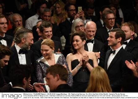 69. Festival de Cannes: It s Only the End of the World - Juste la Fin du Monde Filmpremiere 207872 Serge Arnal Starface 2016-05-19 Cannes France 69ème Festival International du Film de Cannes. Atmosphere fin de film Juste la fin du monde . 69th International Cannes Film Festival. Atmosphere at the end of Juste la fin du monde screening EXCLUSIVE Nous contacter avant toute utilisation web Canet, Guillaume; Cassel, Vincent; Cotillard, Marion; Seydoux, Léa  Copyright: xSergexArnalx xStarfacex STAR_207872_037