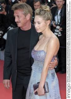 69. Festival de Cannes: Sean Penn mit Tochter Dylan Frances während der The Last Face Filmpremiere 69th Cannes Film Festival 2016, Red Carpet film The last face . Pictured: Sean Penn, Dylan Frances Penn  AlbertoxTerenghi Cannes