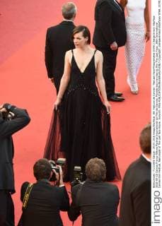 69. Festival de Cannes: The Last Face Filmpremiere 207912 Serge Arnal Starface 2016-05-20 Cannes France 69ème Festival International du Film de Cannes. Montée des marches du film The Last Face . 69th International Cannes Film Festival. Red carpet of The Last face movie. Jovovich, Milla  Copyright: xSergexArnalx xStarfacex STAR_207912_013
