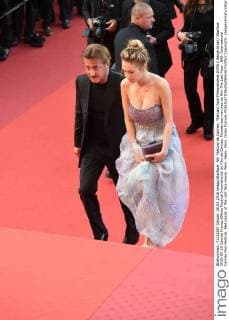 69. Festival de Cannes: The Last Face Filmpremiere 207912 Serge Arnal Starface 2016-05-20 Cannes France 69ème Festival International du Film de Cannes. Montée des marches du film The Last Face . 69th International Cannes Film Festival. Red carpet of The Last face movie. Penn, Sean; Penn, Dylan Frances  Copyright: xSergexArnalx xStarfacex STAR_207912_048