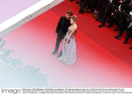 69. Festival de Cannes: Sean Penn mit Tochter Dylan Frances während der The Last Face Filmpremiere 207914 Julien Cauvin Starface 2016-05-20 Cannes France 69ème Festival International du Film de Cannes. Montée des marches du film The Last Face , vue depuis la terrasse Cinefondation. 69th International cannes Film festival. Red Carpet of The last Face movie, view from CineFondation Terrass. Penn, Sean; Penn, Dylan Frances  Copyright: xJulienxCauvinx STAR_207914_041