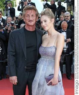 69. Festival de Cannes: The Last Face Filmpremiere Sean Penn (L) and Dylan Penn arrive on the red carpet before the screening of the film The Last Face at the 69th annual Cannes International Film Festival in Cannes, France on May 20, 2016.  CAN20160520831 DAVIDxSILPA