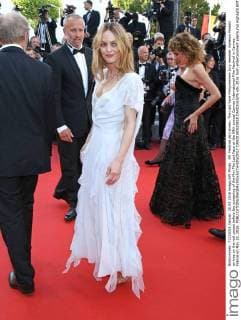 69. Festival de Cannes: The Last Face Filmpremiere Jury member Vanessa Paradis arrives on the red carpet before the screening of the film The Last Face at the 69th annual Cannes International Film Festival in Cannes, France on May 20, 2016.  CAN20160520818 DAVIDxSILPA