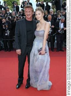 69. Festival de Cannes: The Last Face Filmpremiere Sean Penn (L) and Dylan Penn arrive on the red carpet before the screening of the film The Last Face at the 69th annual Cannes International Film Festival in Cannes, France on May 20, 2016.  CAN20160520832 DAVIDxSILPA