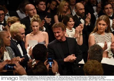 69. Festival de Cannes: The Last Face Filmpremiere 207915 Serge Arnal Starface 2016-05-20 Cannes France 69ème Festival International du Film de Cannes. Atmosphere fin de film The Last Face . 69th International Cannes Film Festival. Atmosphere at the end of The Last Face screening EXCLUSIVE Nous contacter avant toute utilisation web Penn, Sean; Penn, Dylan Frances; Exarchopoulos, Adèle  Copyright: xSergexArnalx xStarfacex STAR_207915_006
