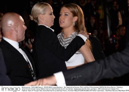 69. Festival de Cannes: The Last Face Filmpremiere 207916 De Rosa-Garcia Starface 2016-05-20 Cannes France 69ème Festival International du Film de Cannes. Redescente du film The Last Face . 69th International Cannes Film Festival. Cast of The Last face movie leaving the screening Theron, Charlize  Copyright: xDexRosa-Garciax xStarfacex STAR_207916_001