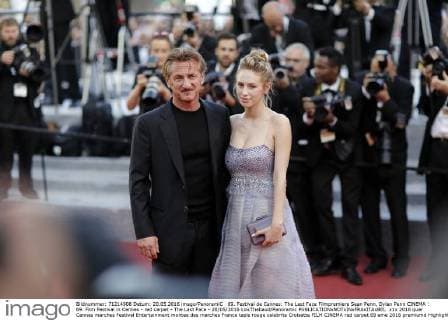 69. Festival de Cannes: The Last Face Filmpremiere Sean Penn, Dylan Penn CINEMA : 69. Film Festival in Cannes - red carpet - The Last Face - 20 05 2016 LoicThebaud Panoramic 