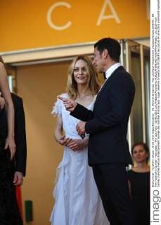 69. Festival de Cannes: The Last Face Filmpremiere Vanessa Paradis CINEMA : 69. Film Festival in Cannes - red carpet - The Last Face - 20 05 2016 LoicThebaud Panoramic 