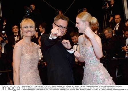 69. Festival de Cannes: The Last Face Filmpremiere 207917 De Rosa-Garcia Starface 2016-05-20 Cannes France 69ème Festival International du Film de Cannes. Montée des marches du film The Last Face . 69th International Cannes Film Festival. Red carpet of The Last face movie. Fanning, Elle; Winding Refn, Nicolas; Corinne, Liv  Copyright: xDexRosa-Garciax xStarfacex STAR_207917_029