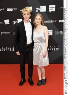 Louis Hofmann und Gro Swantje Kohlhof bei der Verleihung des Deutschen Schauspielerpreises 2016 im Zoo Palast. Berlin, 20.05.2016 Foto:xFredericx xFuturexImage